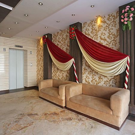 Oyo 11596 Sanjay Guest House Канпур Экстерьер фото