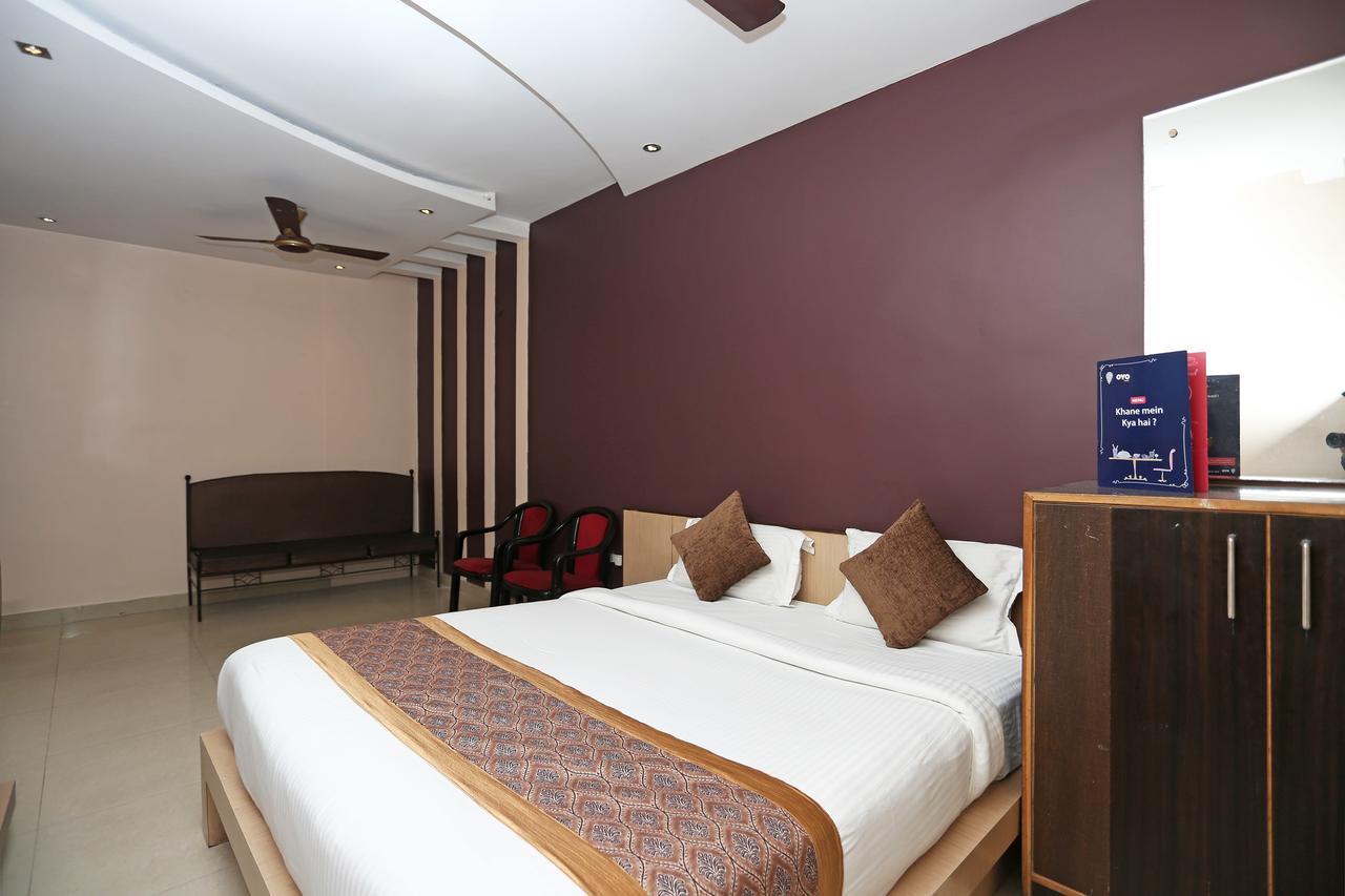 Oyo 11596 Sanjay Guest House Канпур Экстерьер фото