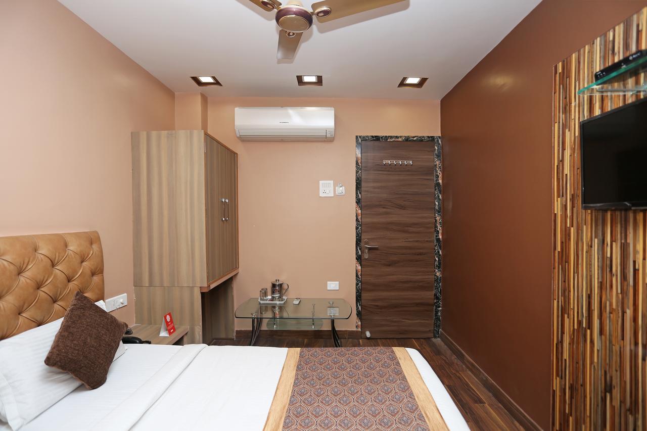 Oyo 11596 Sanjay Guest House Канпур Экстерьер фото