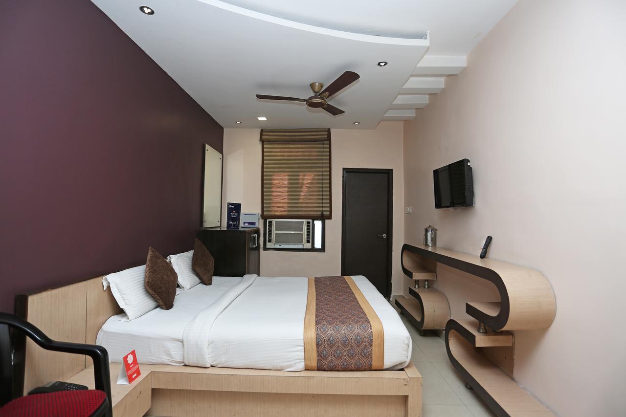 Oyo 11596 Sanjay Guest House Канпур Экстерьер фото